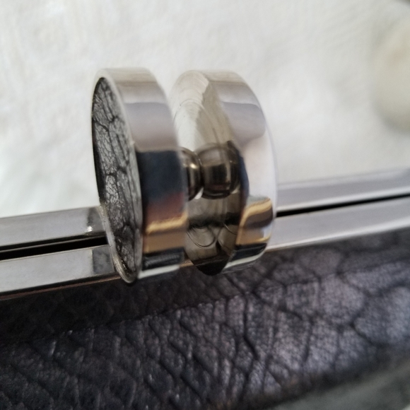 Ela Clutch - Picture 2 of 3